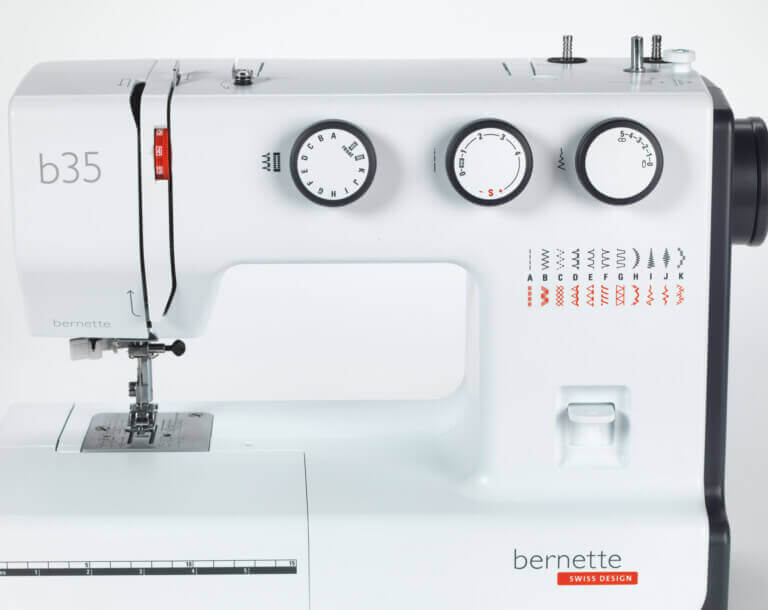 Bernette 35 Mechanical swiss Sewing machine
